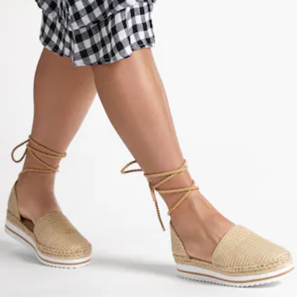 JLO WEDGE SANDAL SIZE 7